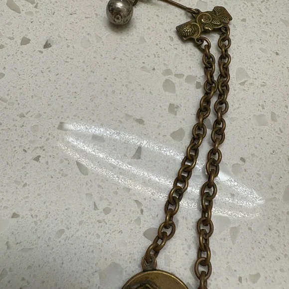 Gorgeous Vintage Brass Medallion Necklace - Picture 4 of 8